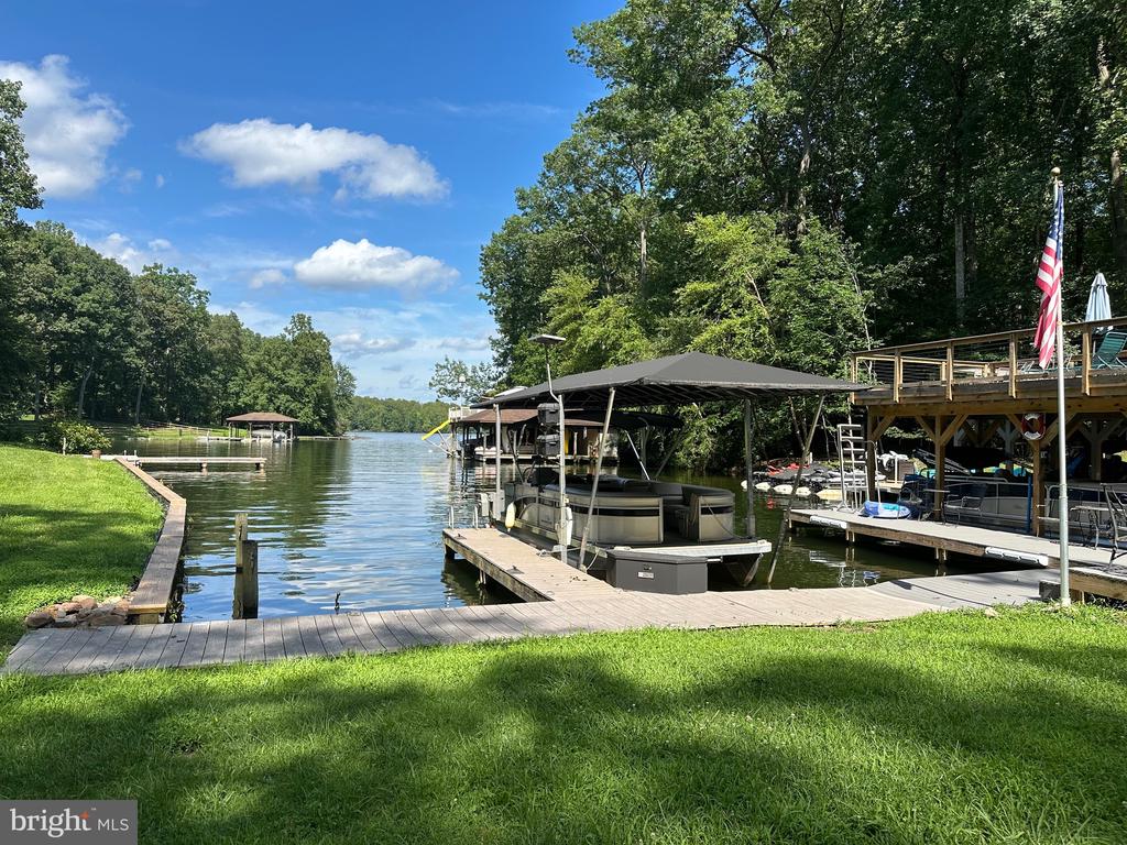 282 LAKEWAY ROAD