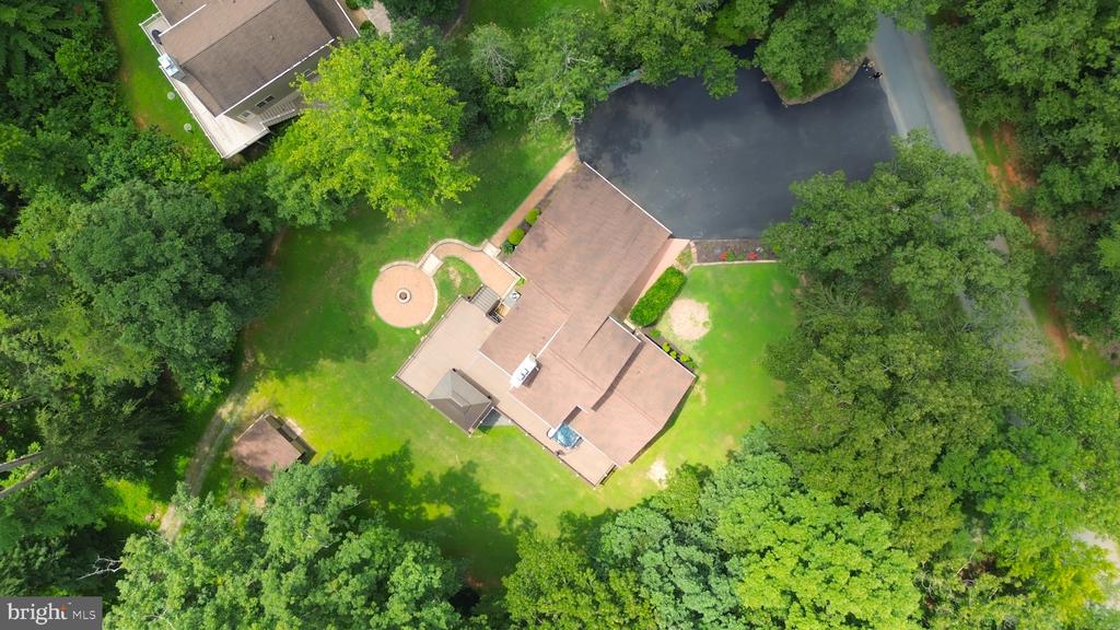 282 LAKEWAY ROAD