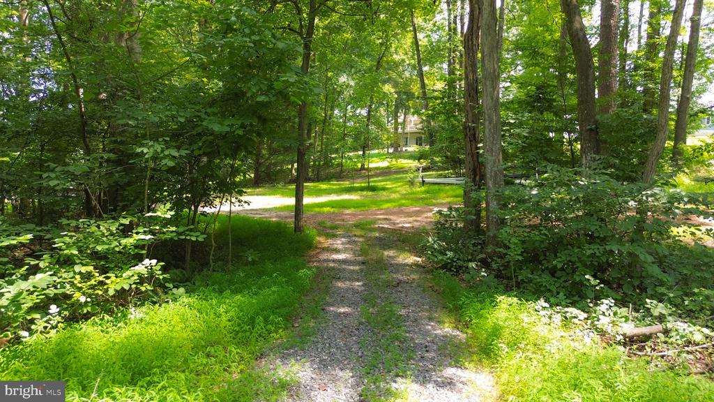 282 LAKEWAY ROAD