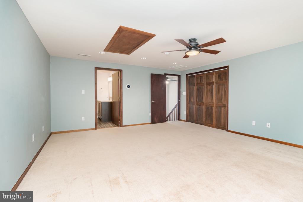 282 LAKEWAY ROAD