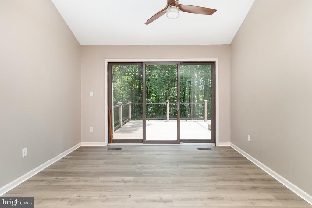 282 LAKEWAY ROAD
