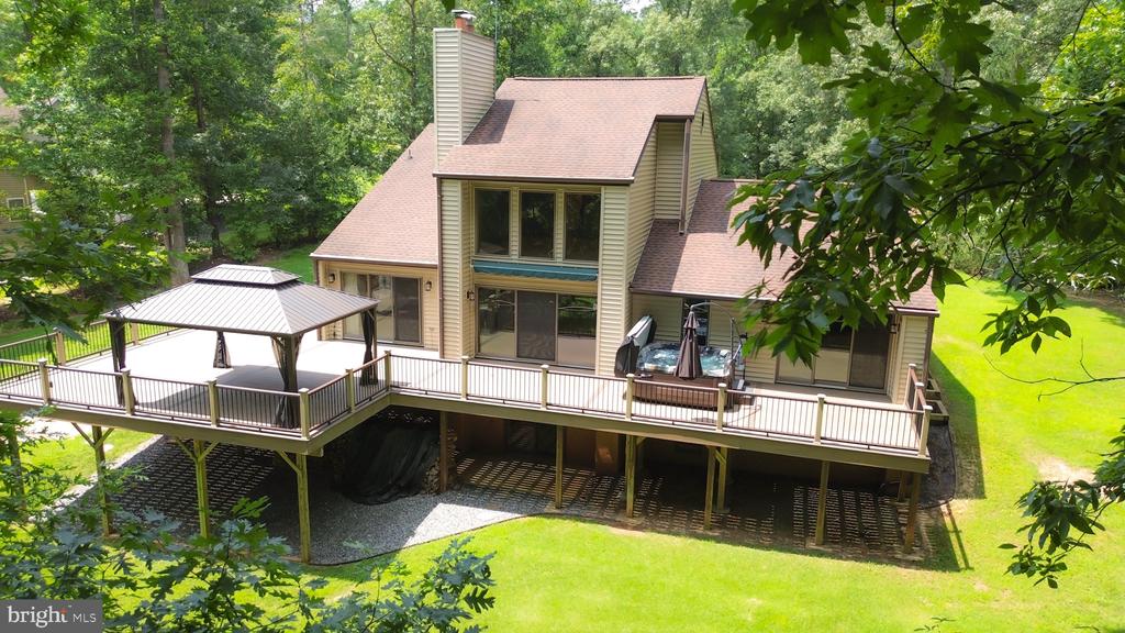282 LAKEWAY ROAD