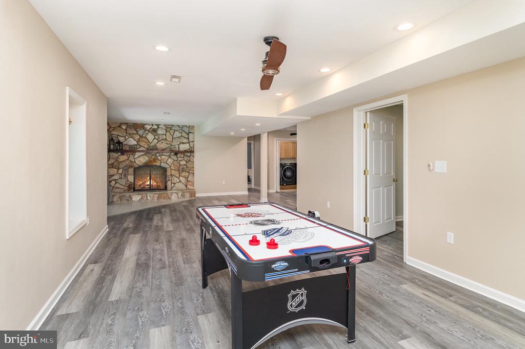 282 LAKEWAY ROAD