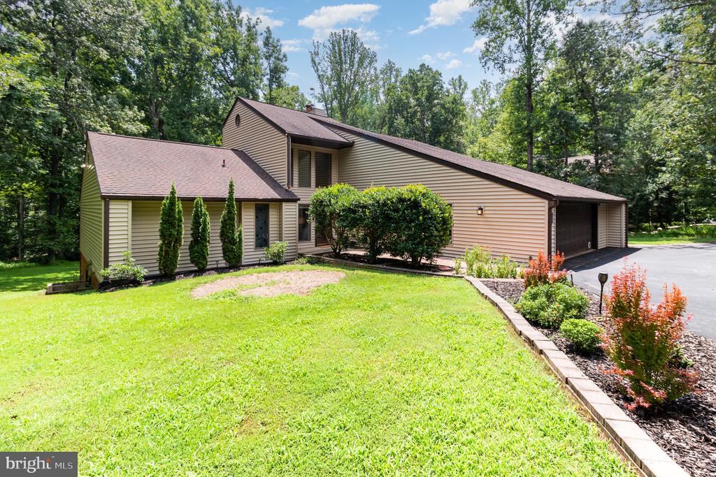 282 LAKEWAY ROAD