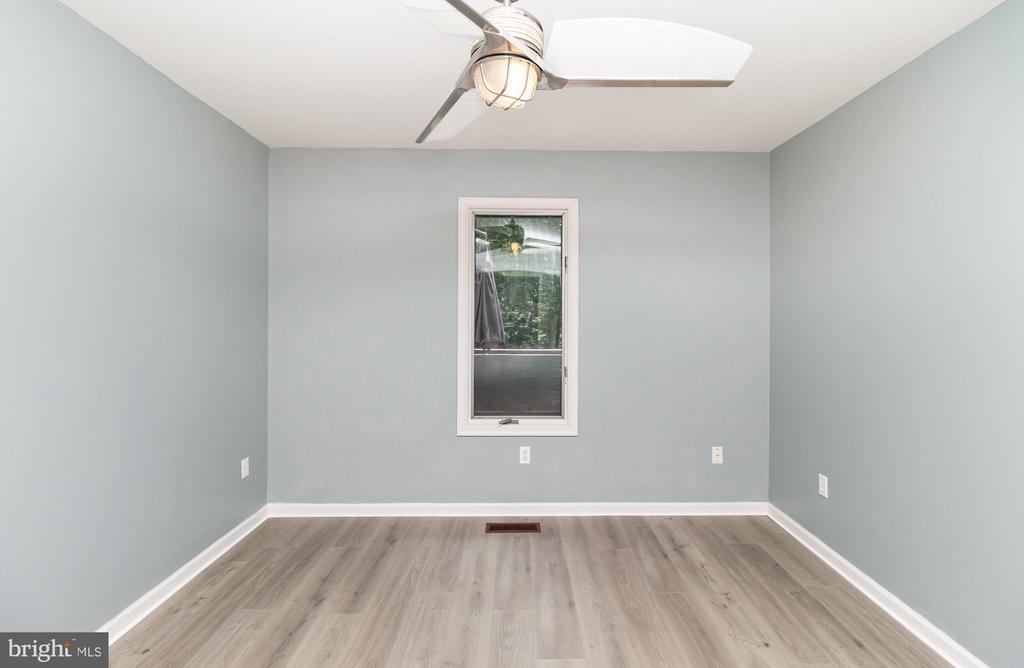 282 LAKEWAY ROAD