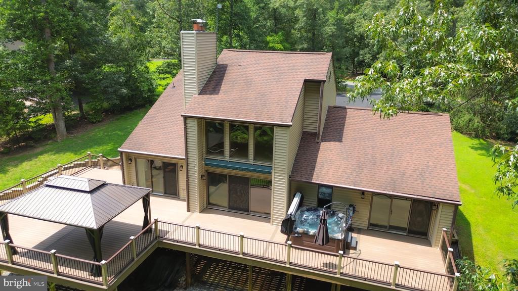 282 LAKEWAY ROAD