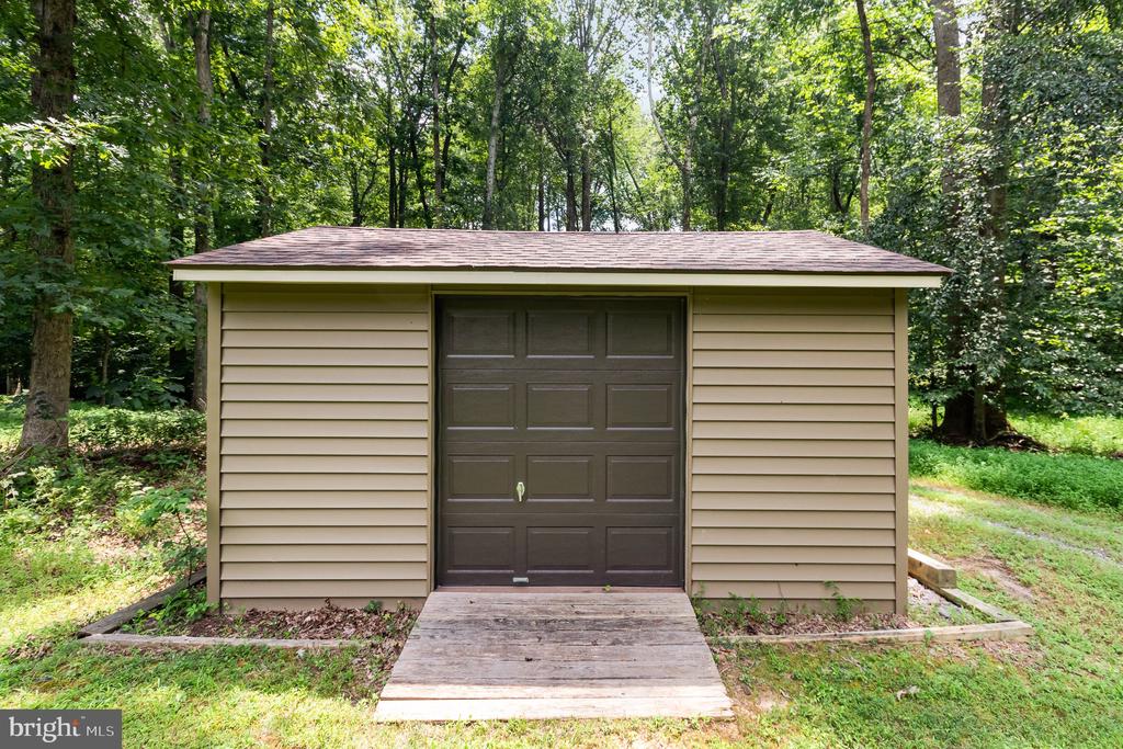 282 LAKEWAY ROAD
