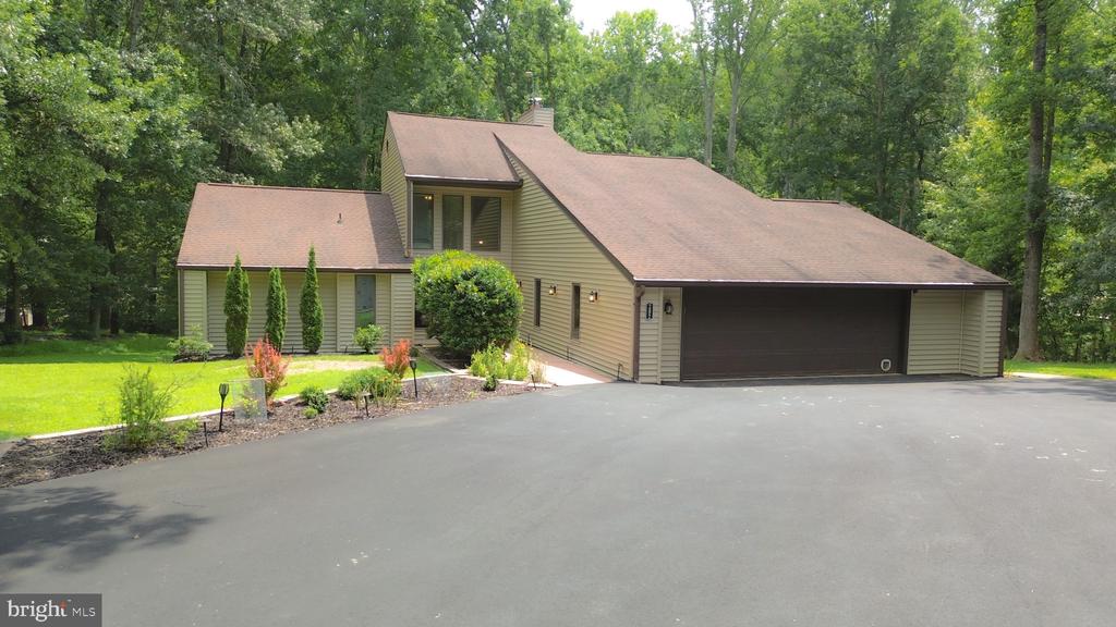 282 LAKEWAY ROAD
