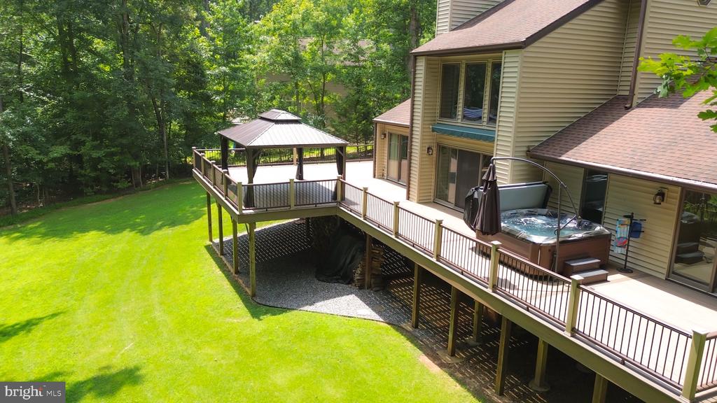 282 LAKEWAY ROAD