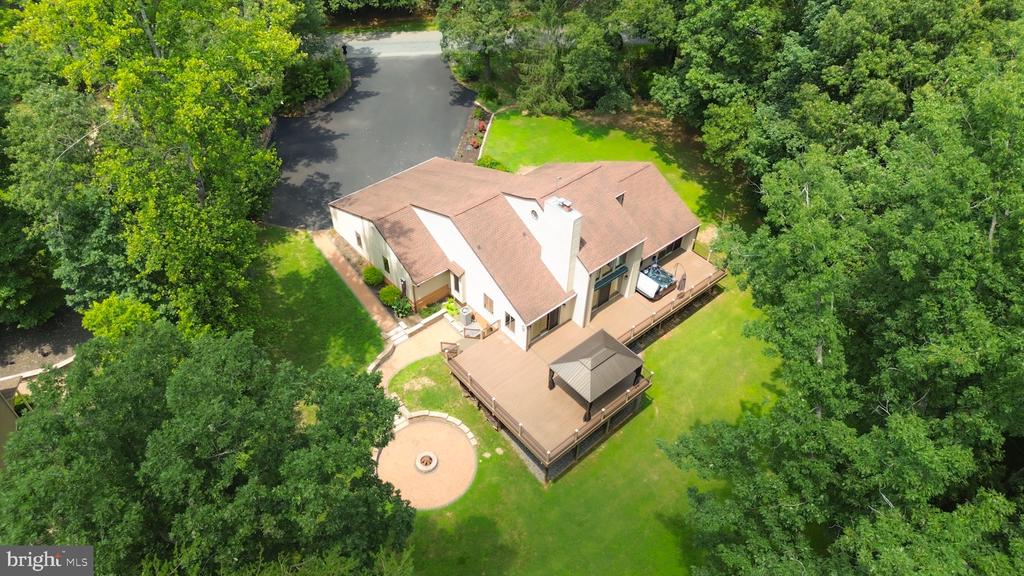 282 LAKEWAY ROAD