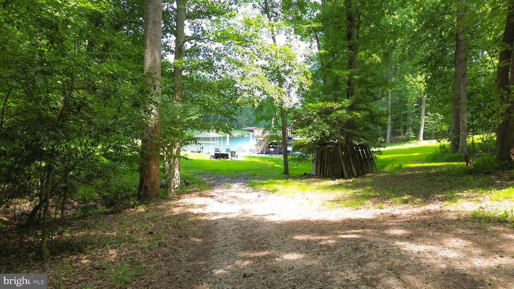 282 LAKEWAY ROAD