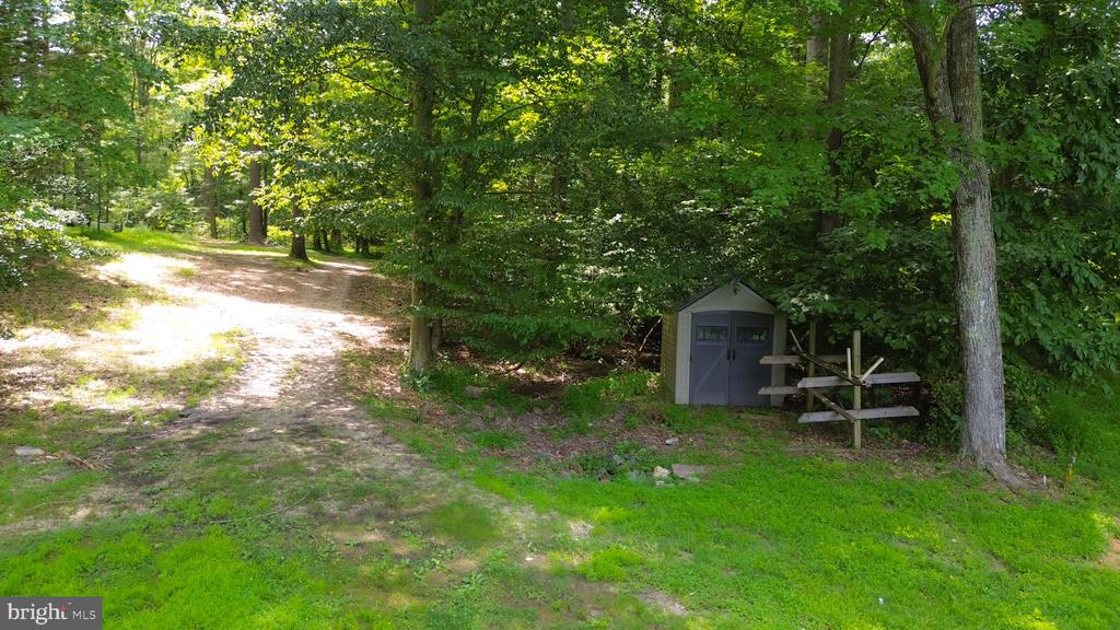 282 LAKEWAY ROAD