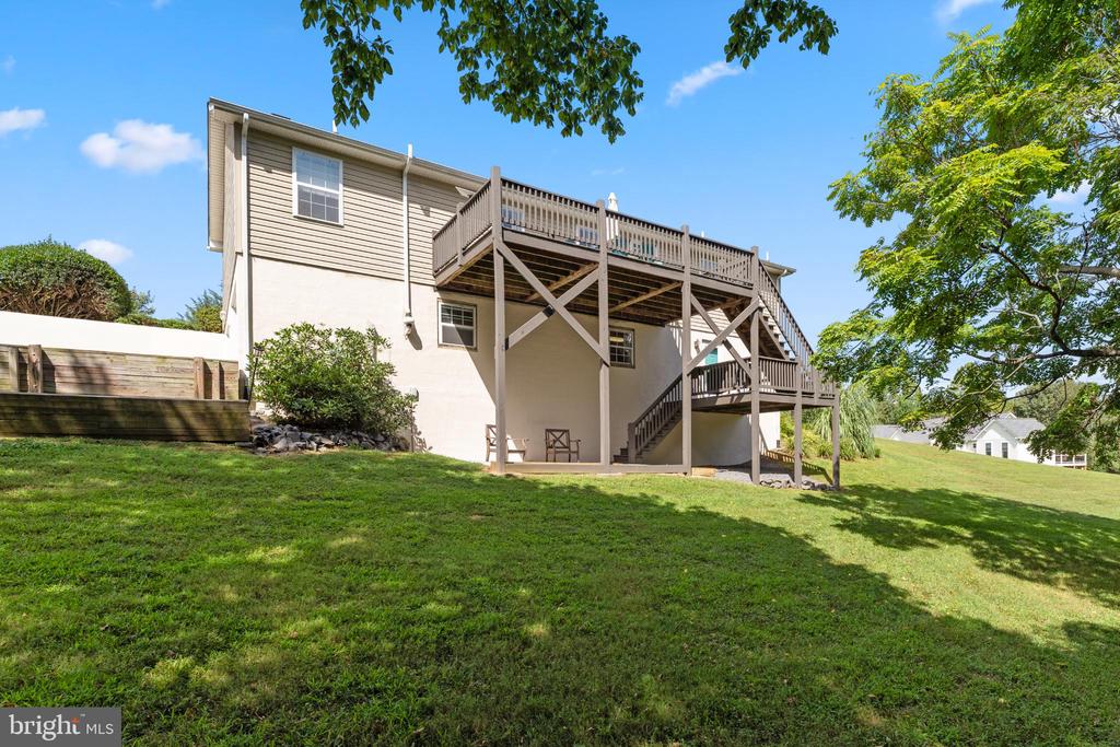 224 DERBY LANE