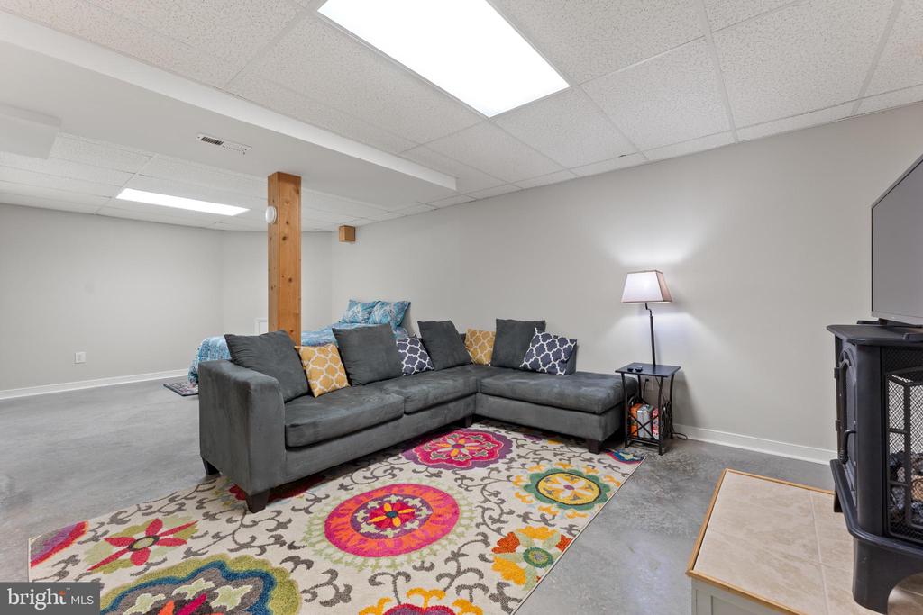 224 DERBY LANE