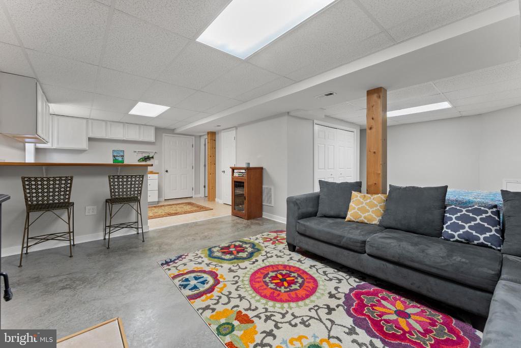 224 DERBY LANE