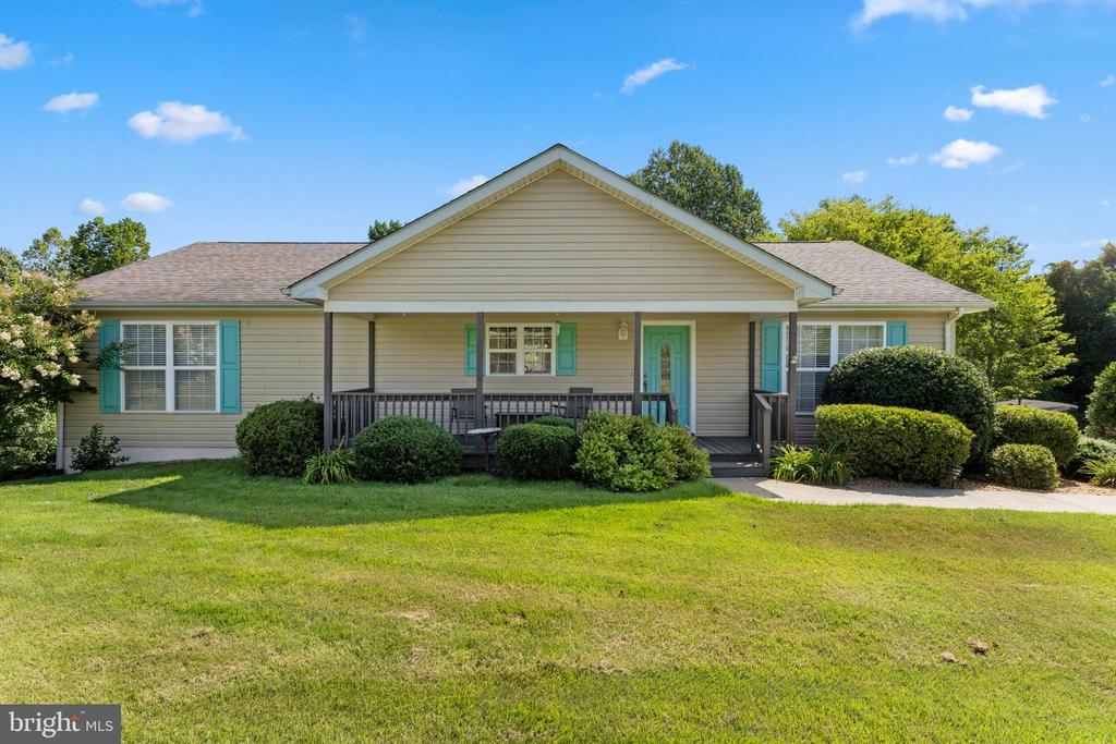224 DERBY LANE