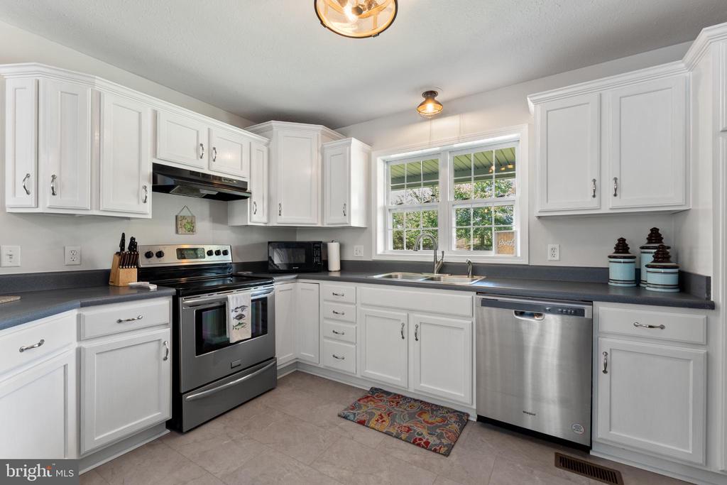 224 DERBY LANE