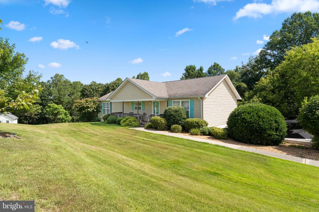 224 DERBY LANE