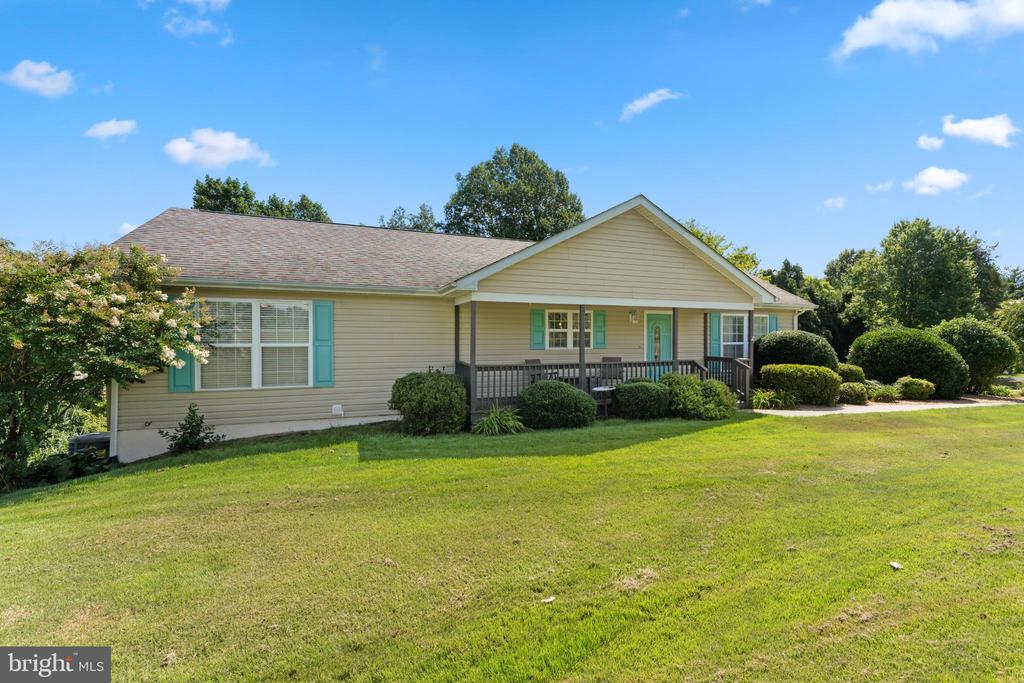 224 DERBY LANE