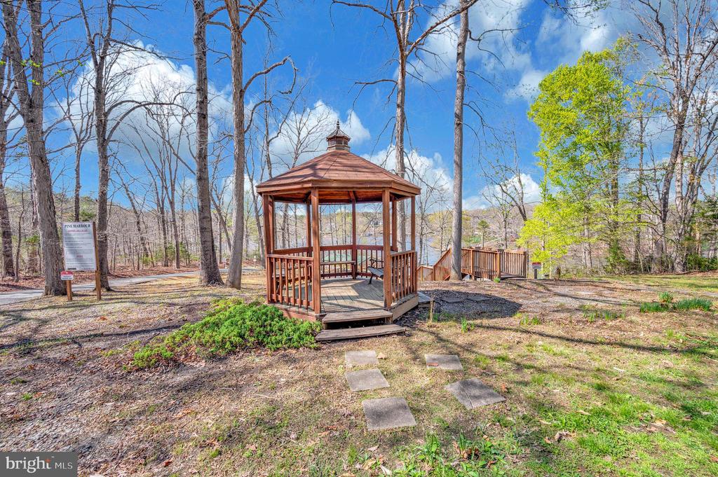 55 CEDAR CIRCLE