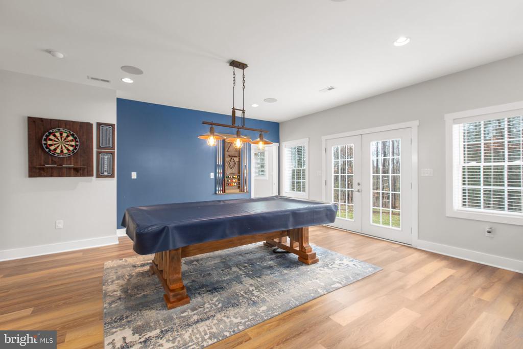 219 OAKWOOD DRIVE