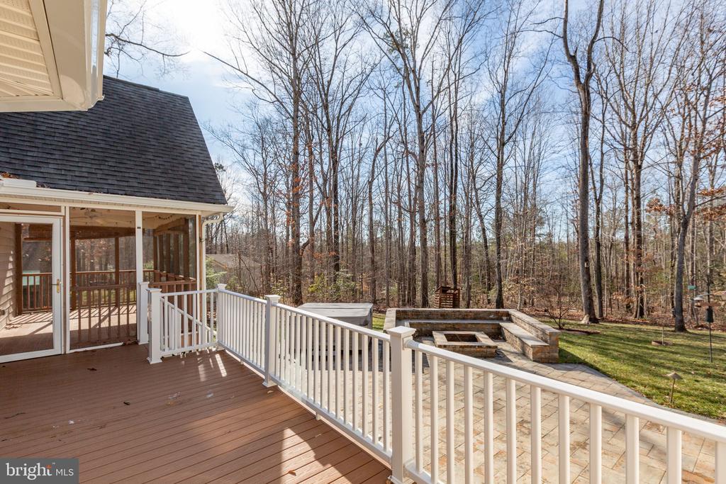 219 OAKWOOD DRIVE