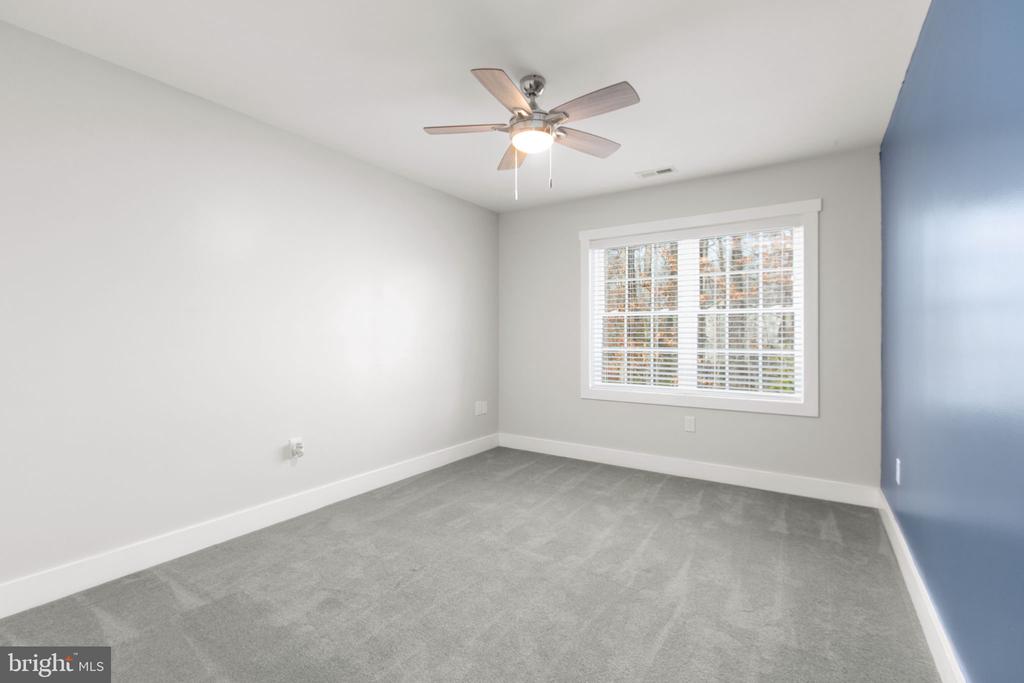219 OAKWOOD DRIVE