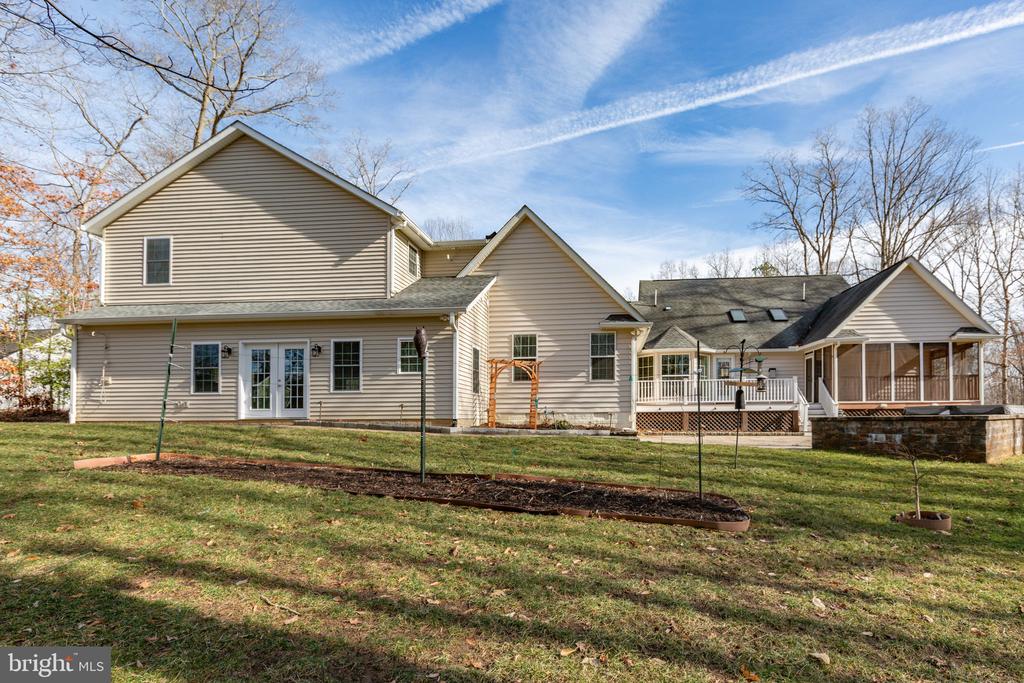 219 OAKWOOD DRIVE
