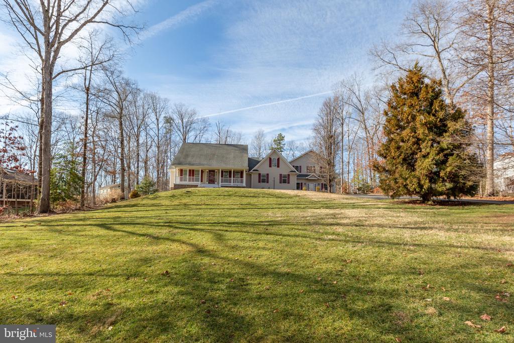 219 OAKWOOD DRIVE