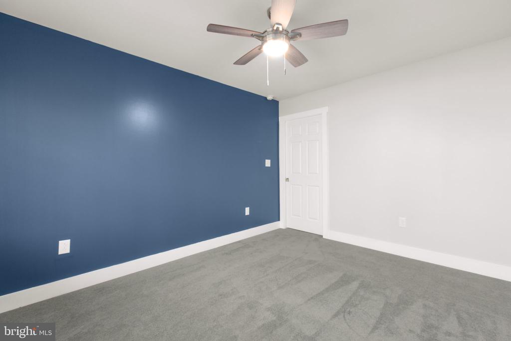 219 OAKWOOD DRIVE