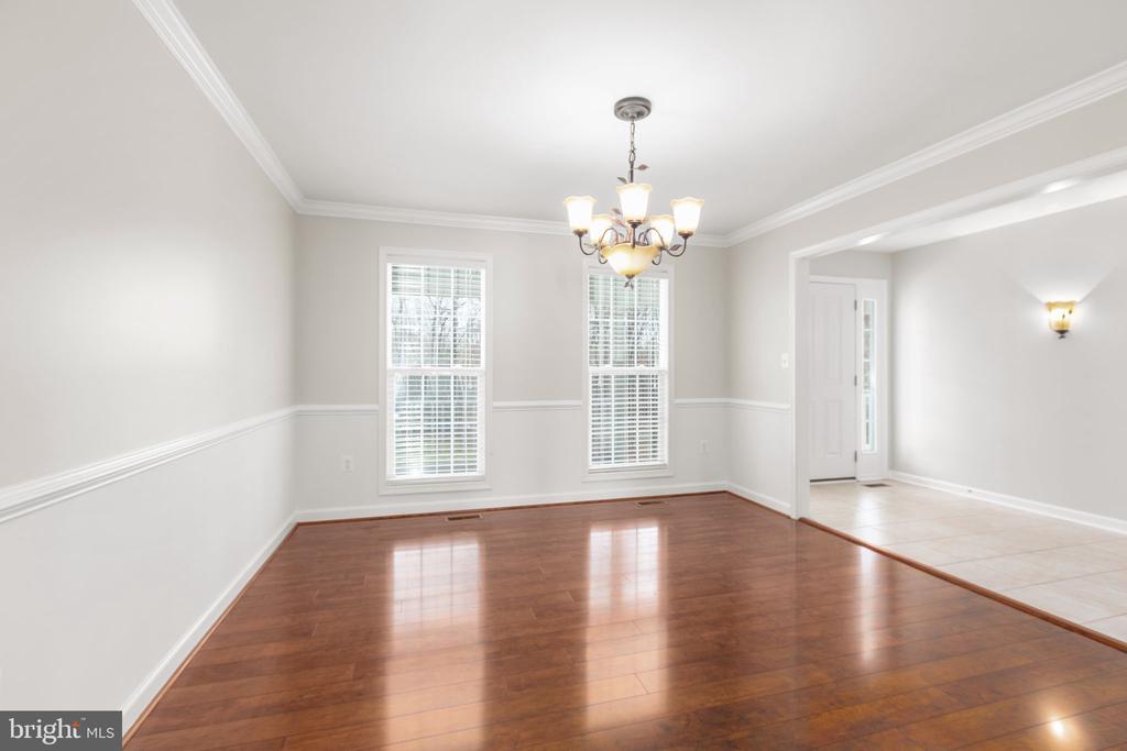 219 OAKWOOD DRIVE