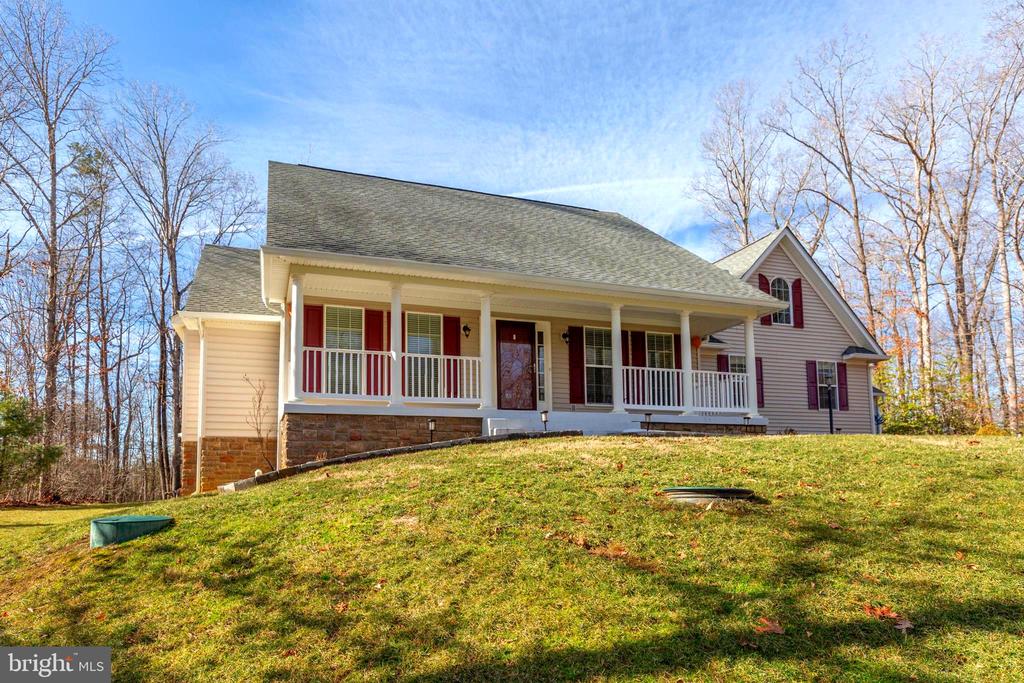 219 OAKWOOD DRIVE