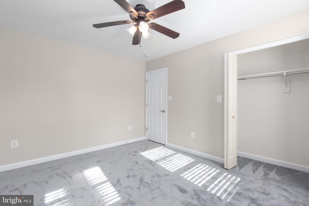219 OAKWOOD DRIVE