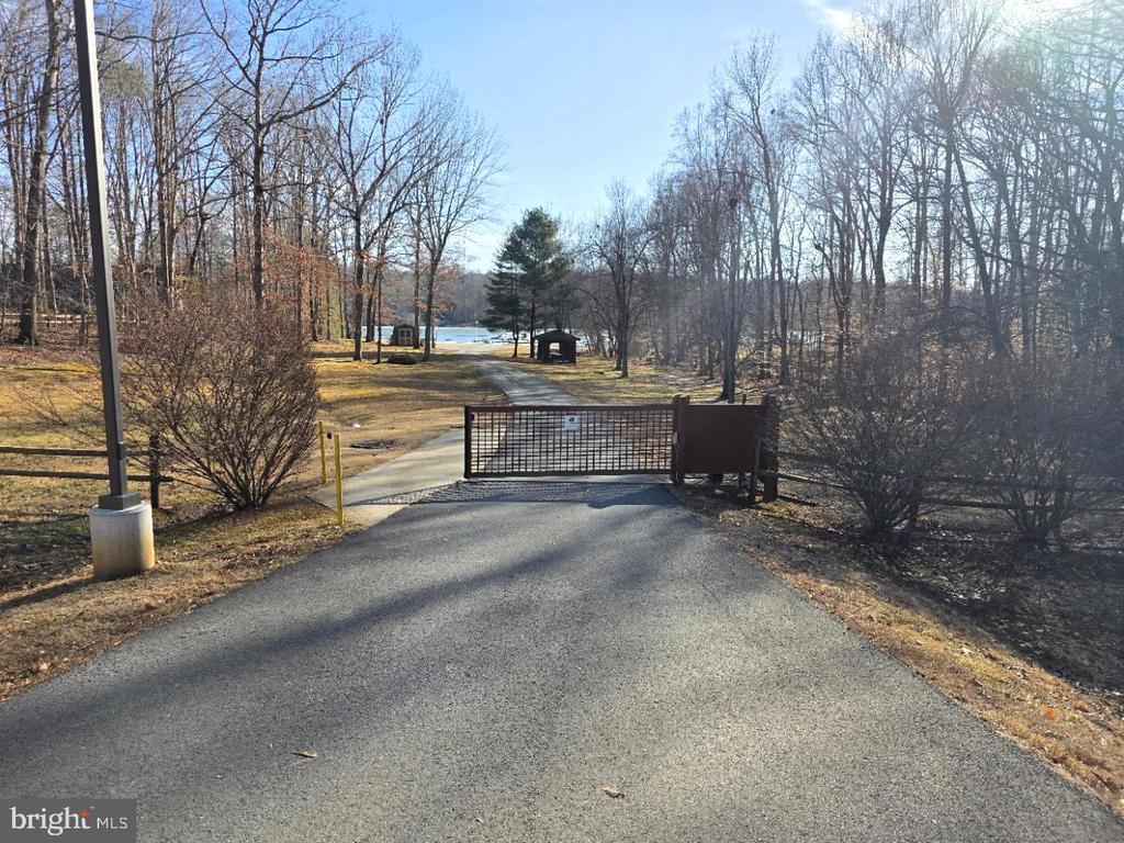 219 OAKWOOD DRIVE