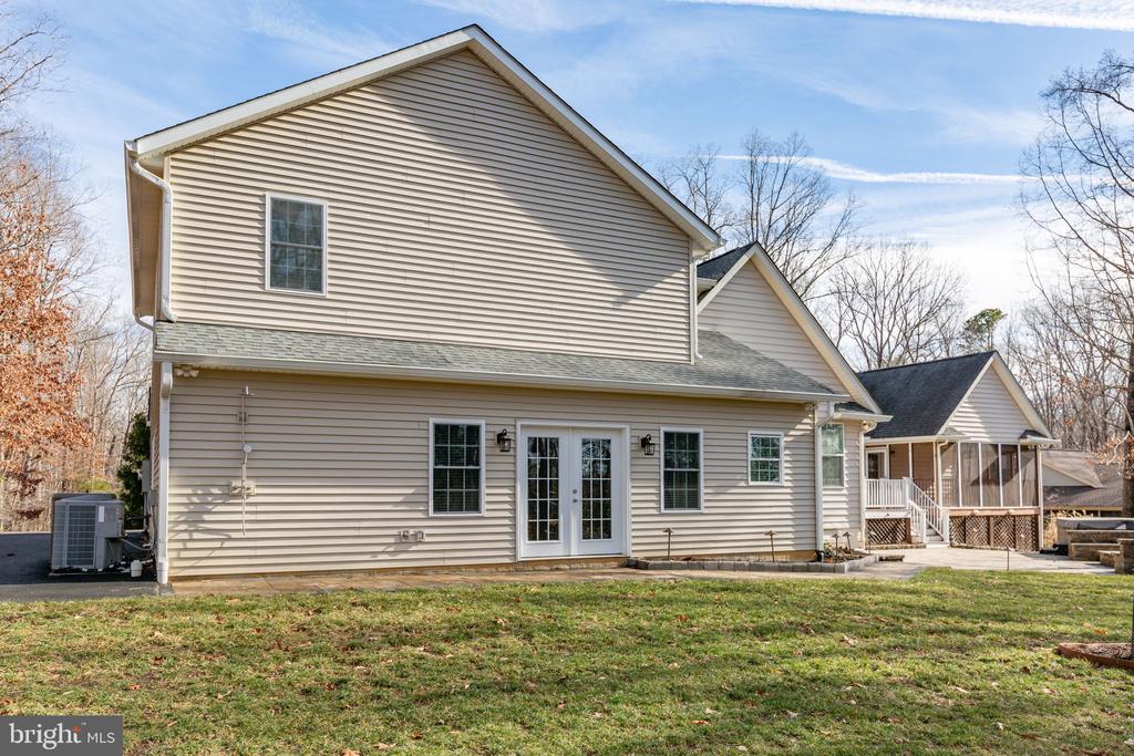 219 OAKWOOD DRIVE