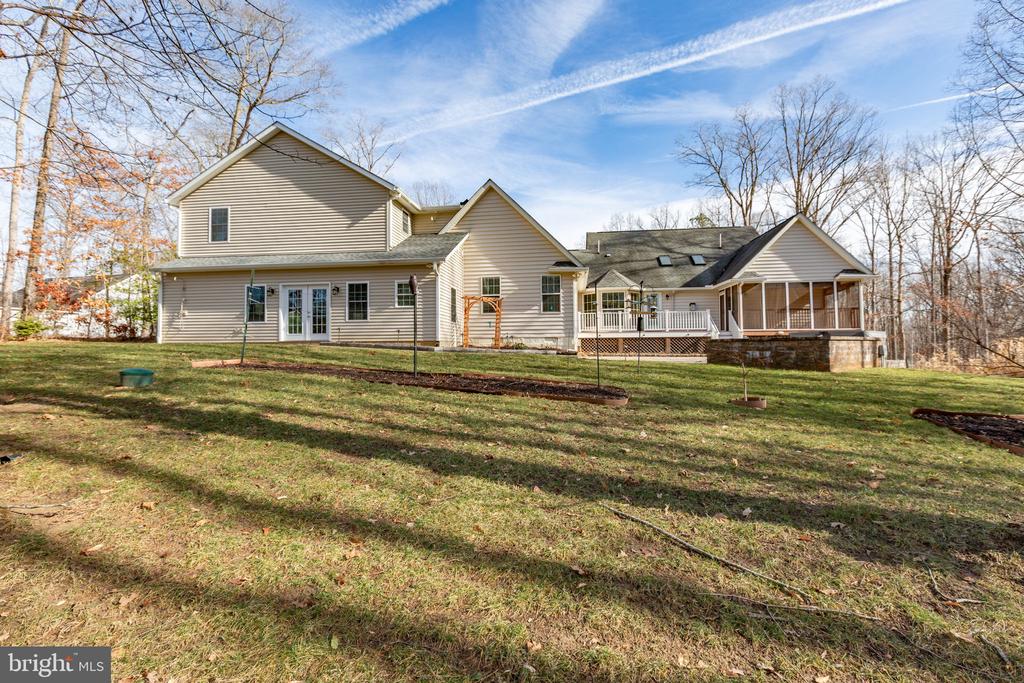 219 OAKWOOD DRIVE