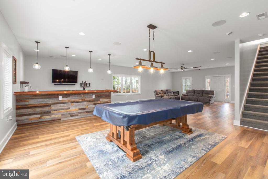 219 OAKWOOD DRIVE