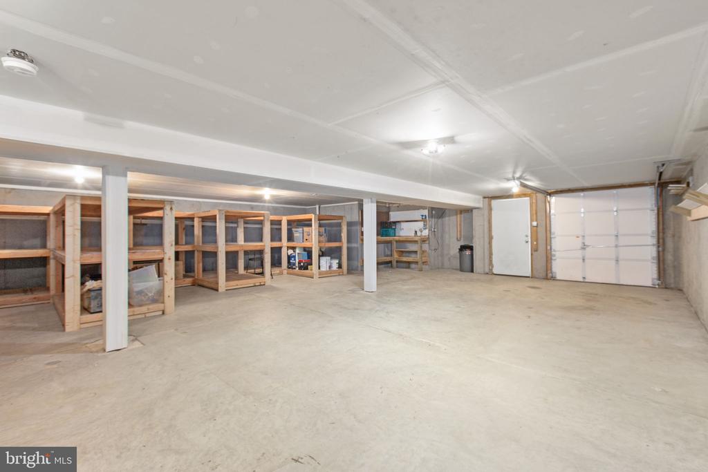 219 OAKWOOD DRIVE