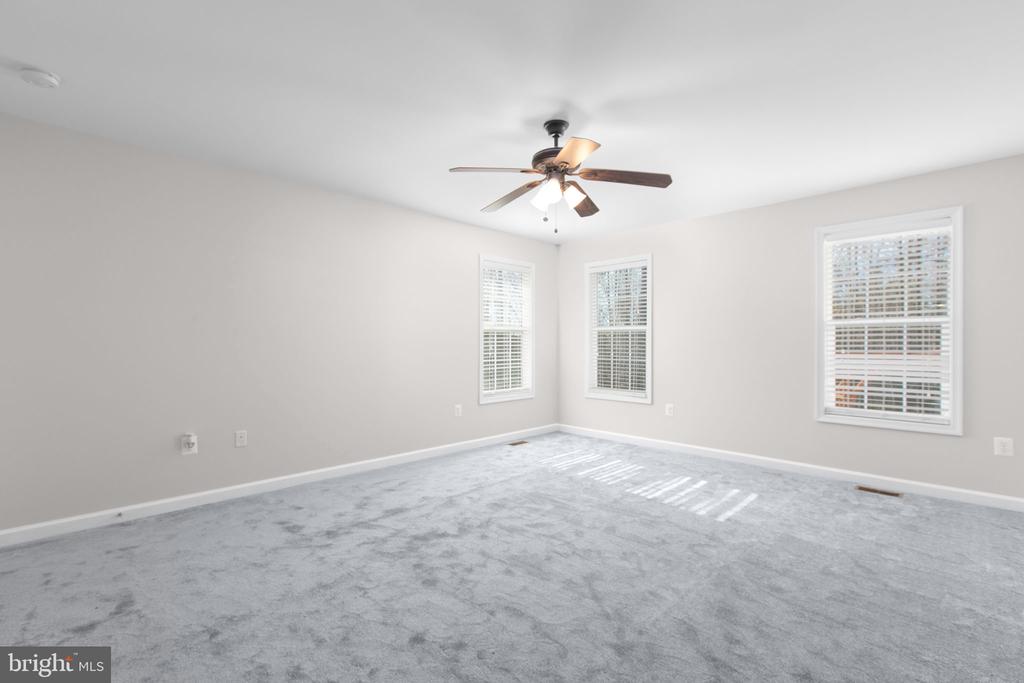219 OAKWOOD DRIVE