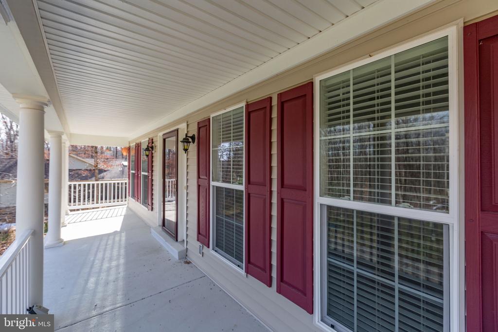 219 OAKWOOD DRIVE
