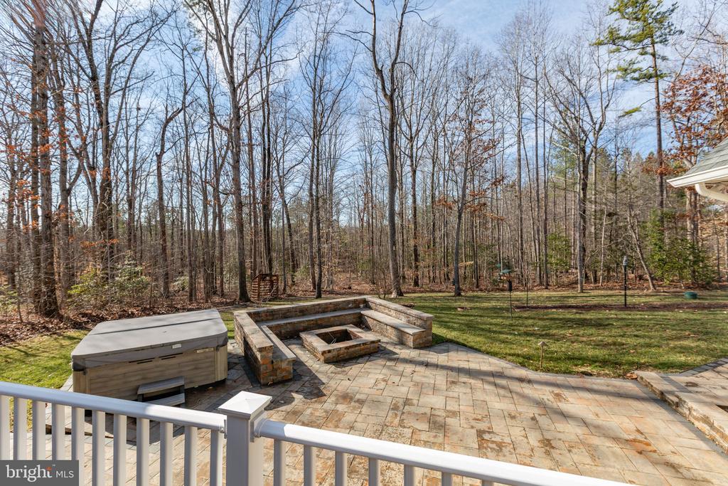 219 OAKWOOD DRIVE