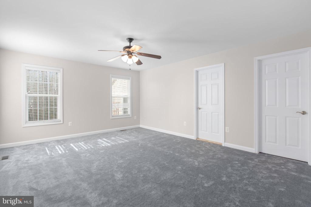 219 OAKWOOD DRIVE