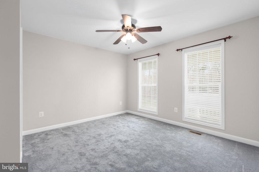 219 OAKWOOD DRIVE