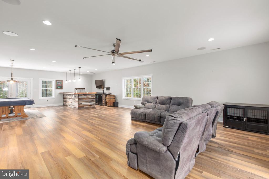 219 OAKWOOD DRIVE