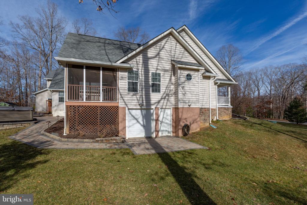 219 OAKWOOD DRIVE