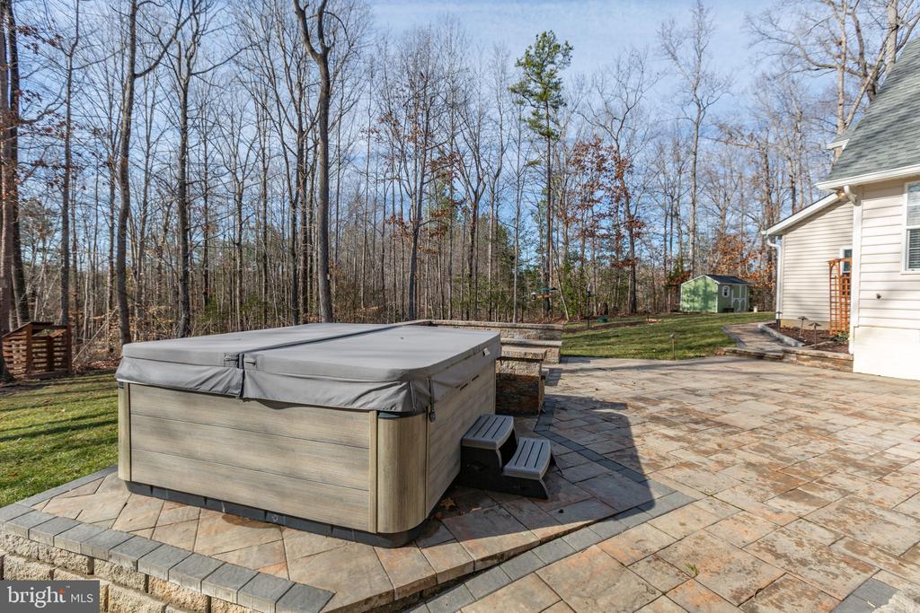 219 OAKWOOD DRIVE