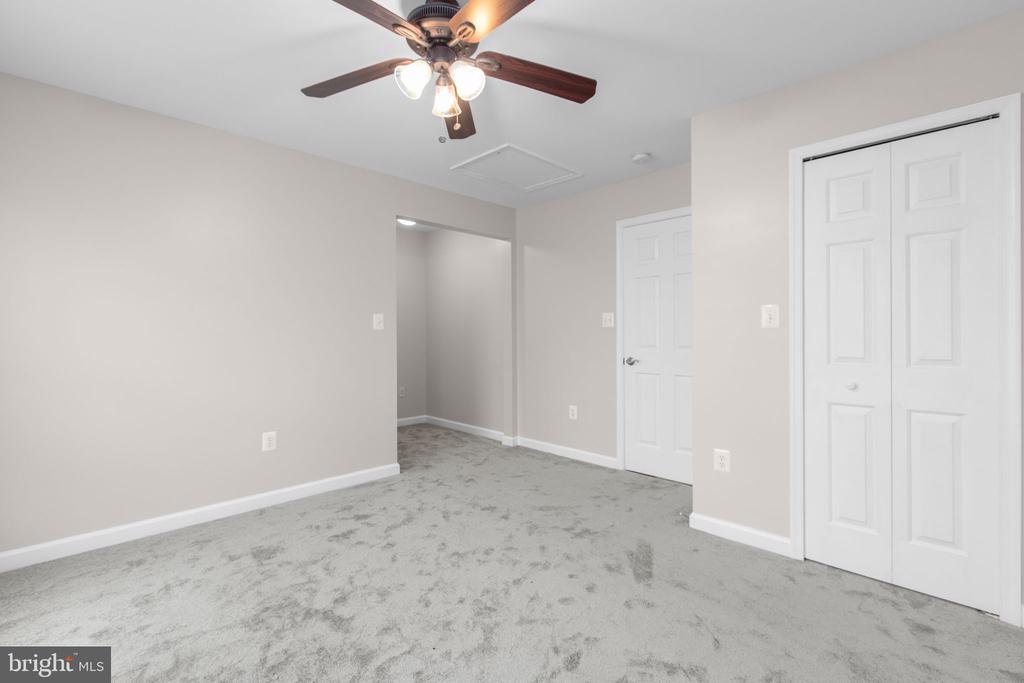 219 OAKWOOD DRIVE
