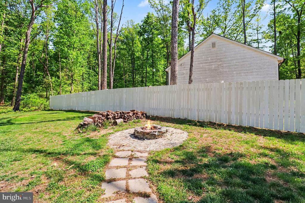1322 KENNON ROAD