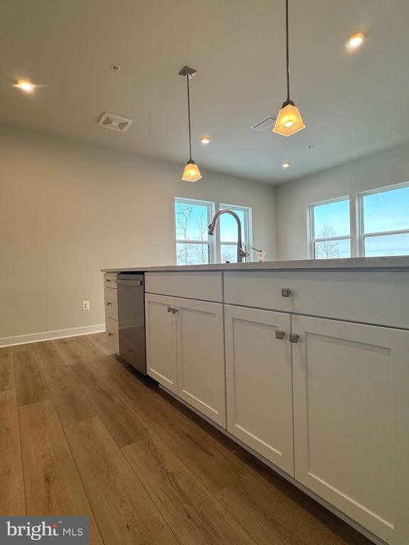 21460 MOUNT STERLING TER 100