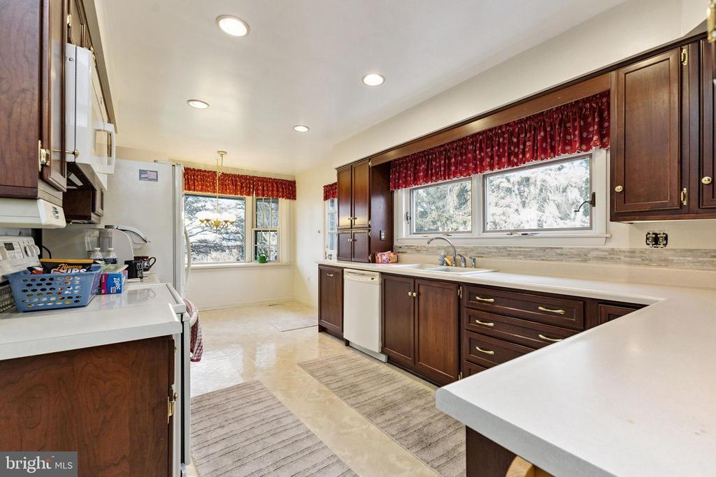 17167 SIMPSON CIRCLE